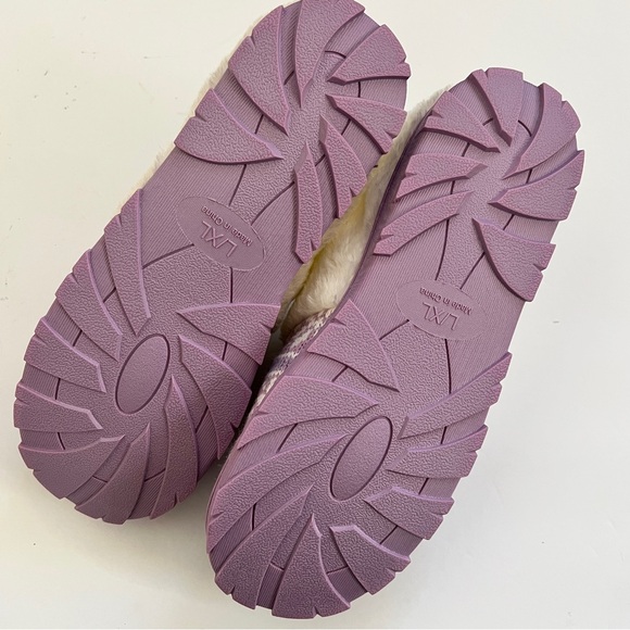 I. appel Violet Snowflake Knit Slippers - Picture 12 of 15